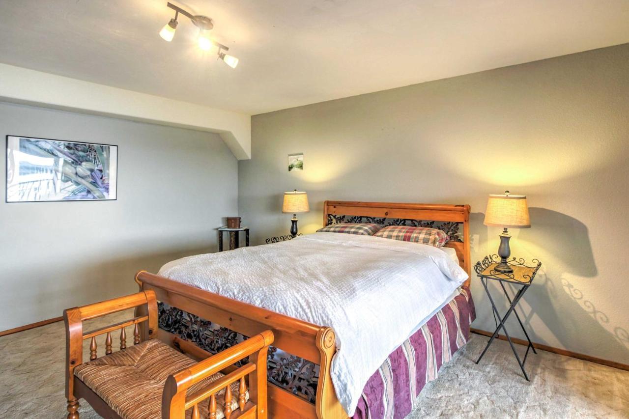 Spacious Kelseyville Home With Large Lakefront Deck! المظهر الخارجي الصورة