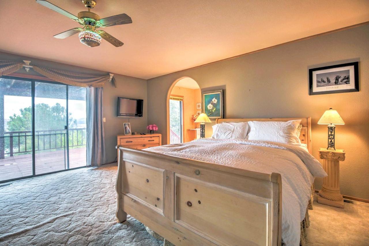 Spacious Kelseyville Home With Large Lakefront Deck! المظهر الخارجي الصورة