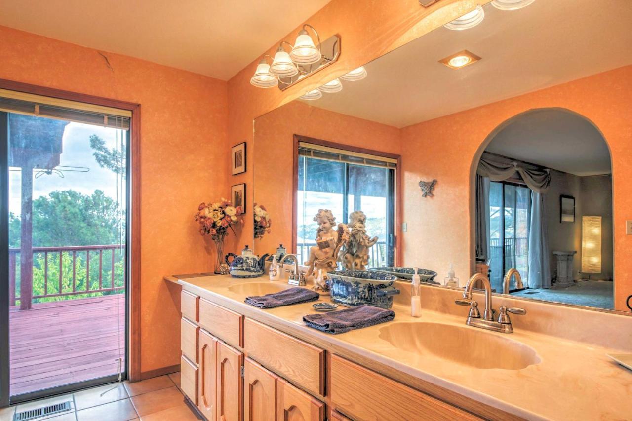 Spacious Kelseyville Home With Large Lakefront Deck! المظهر الخارجي الصورة